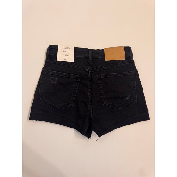 NWT H&M Women's Regular Waist Black Denim Shorts Distressed Size 6 US Stretch - Picture 2 of 6